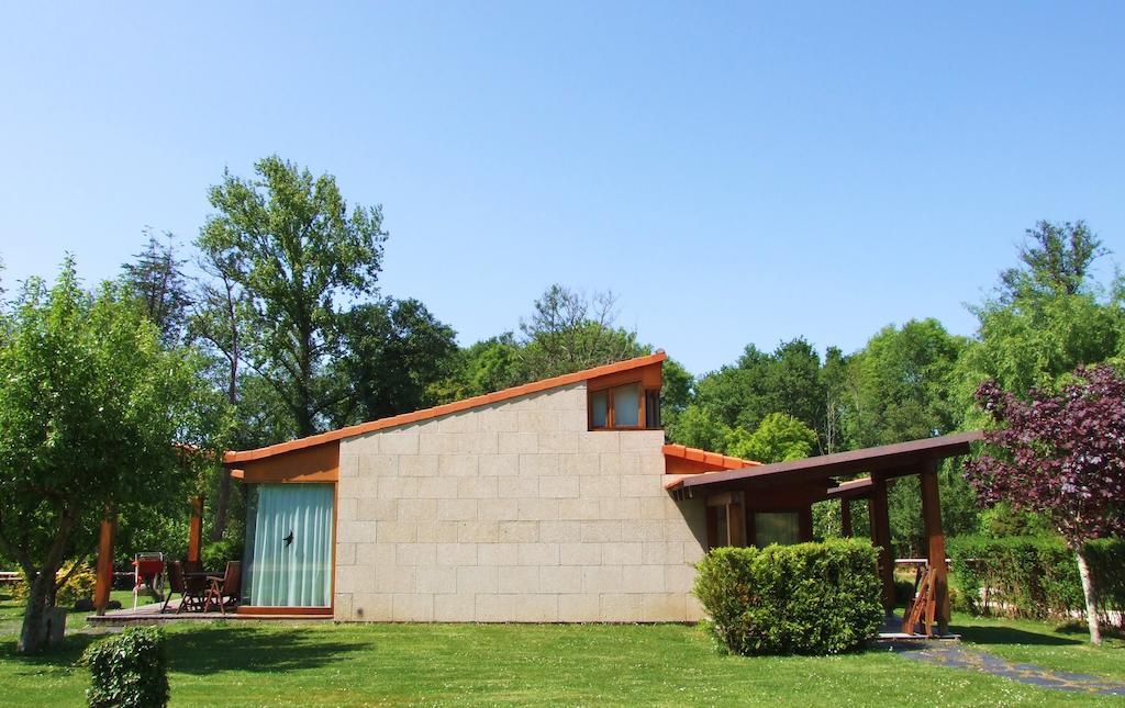 Bungalow Camping Los Manzanos Santa Cruz de Oleiros Bagian luar foto