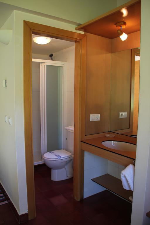 Bungalow Camping Los Manzanos Santa Cruz de Oleiros Ruang foto
