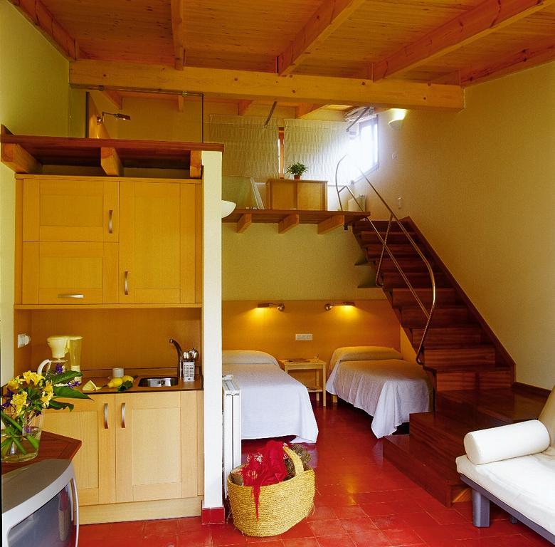 Bungalow Camping Los Manzanos Santa Cruz de Oleiros Ruang foto